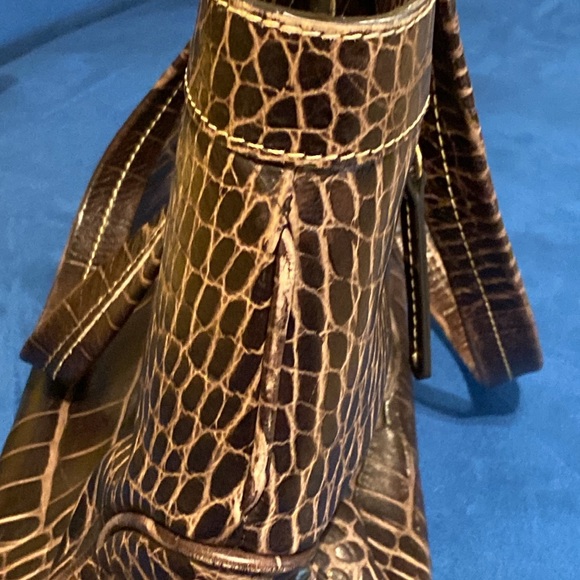 Dooney and Bourke Vintage Brown T Moro Croco Fina Tote - Picture 6 of 9